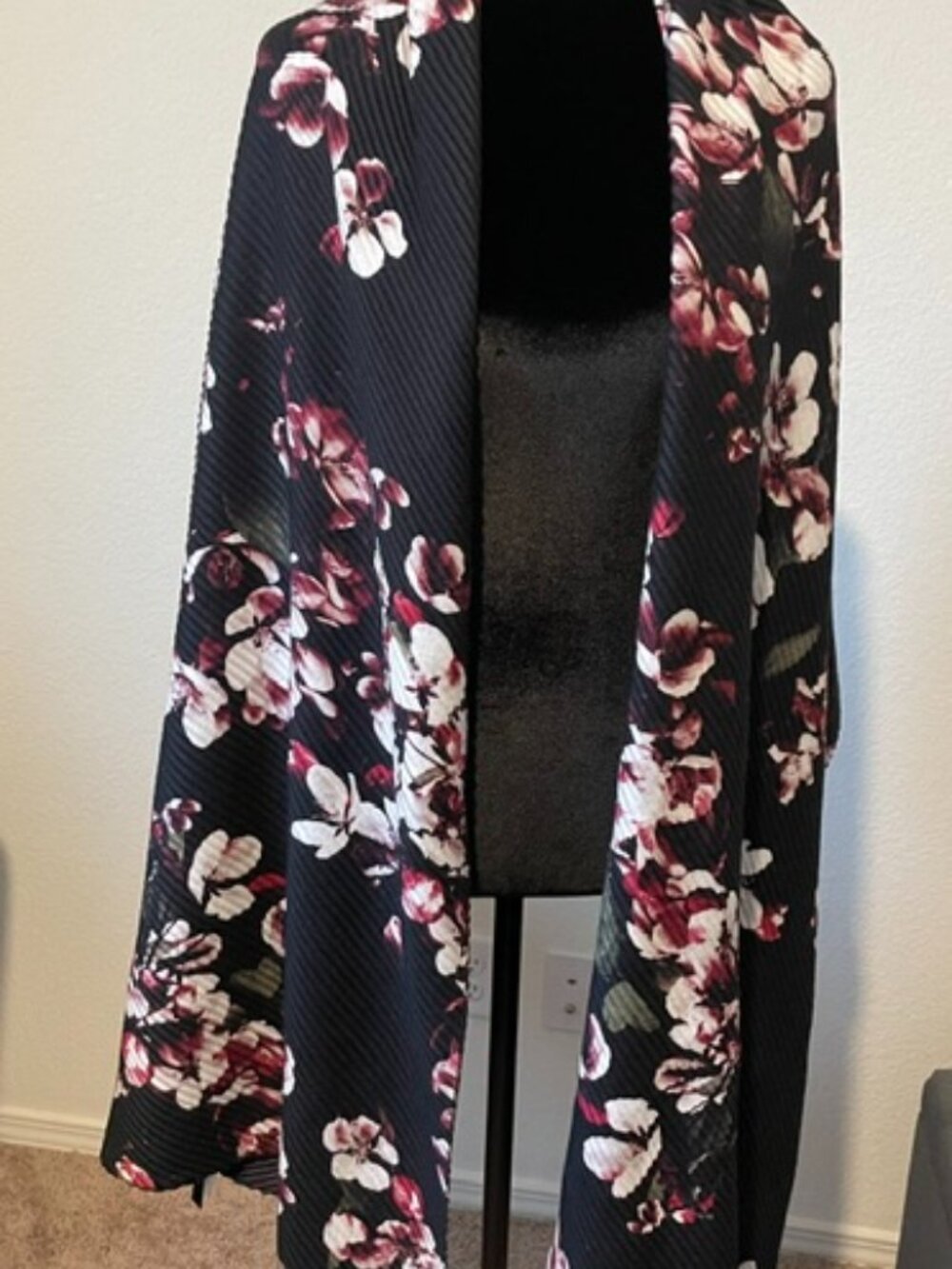New With Tags Women's Ellen Tracy Wrap